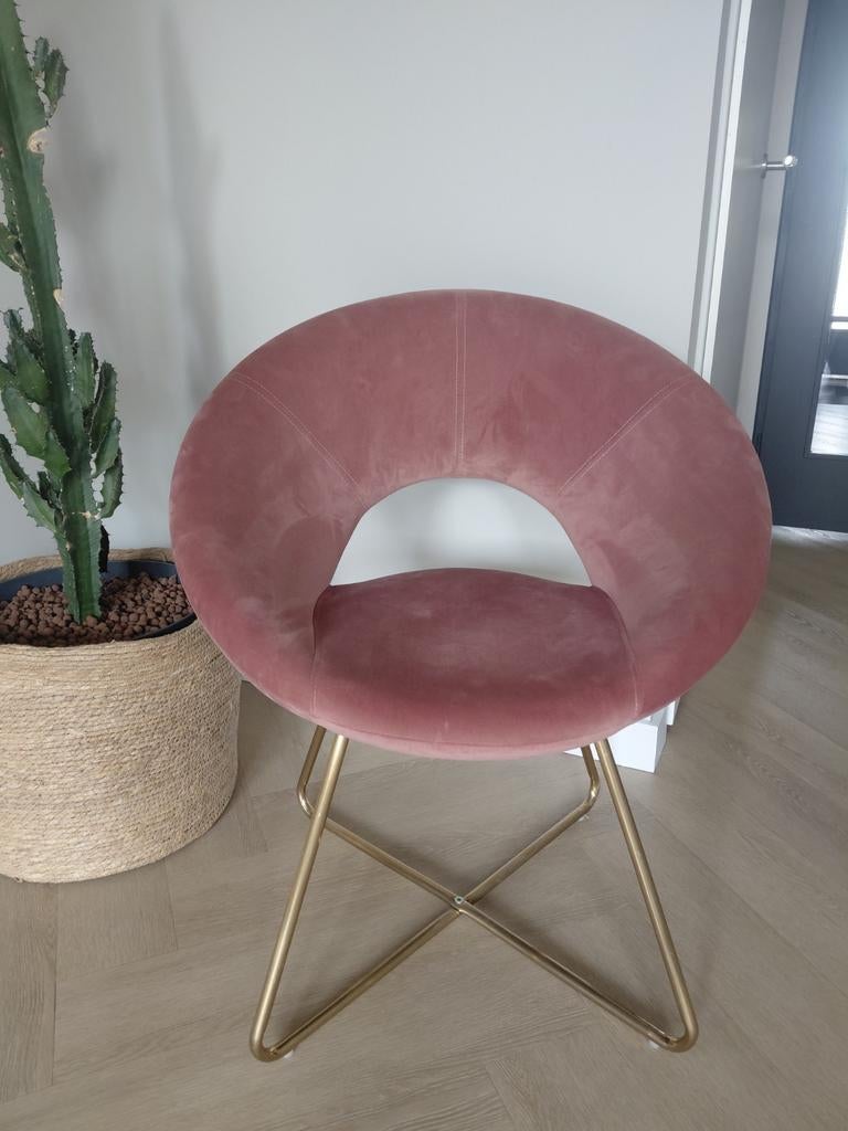 Roze fluwelen stoel met gouden poten, Huis en Inrichting, Stoelen, Ophalen, Overige kleuren, Modern, Luxe, Glamour, Zo goed als nieuw
