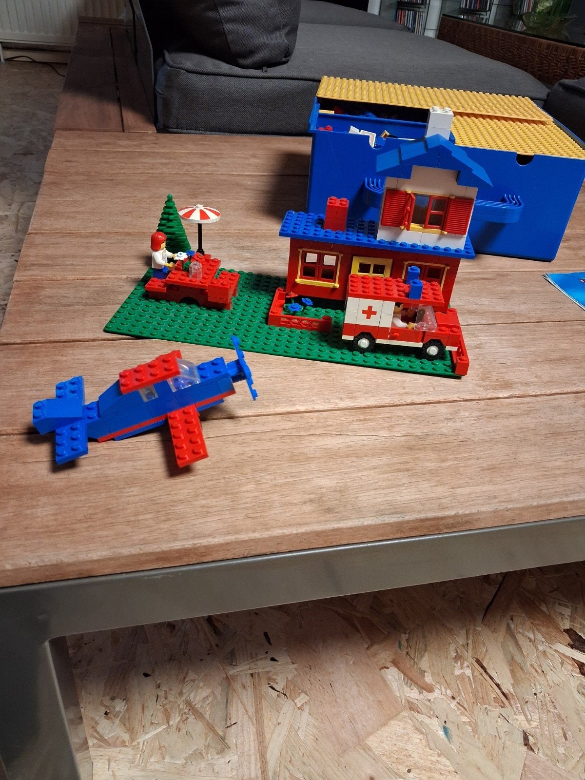 Lego Basic set 545 + 818 met boekje en opbergkoffer, Gebruikt, Overige thema's, Lego, Compleet