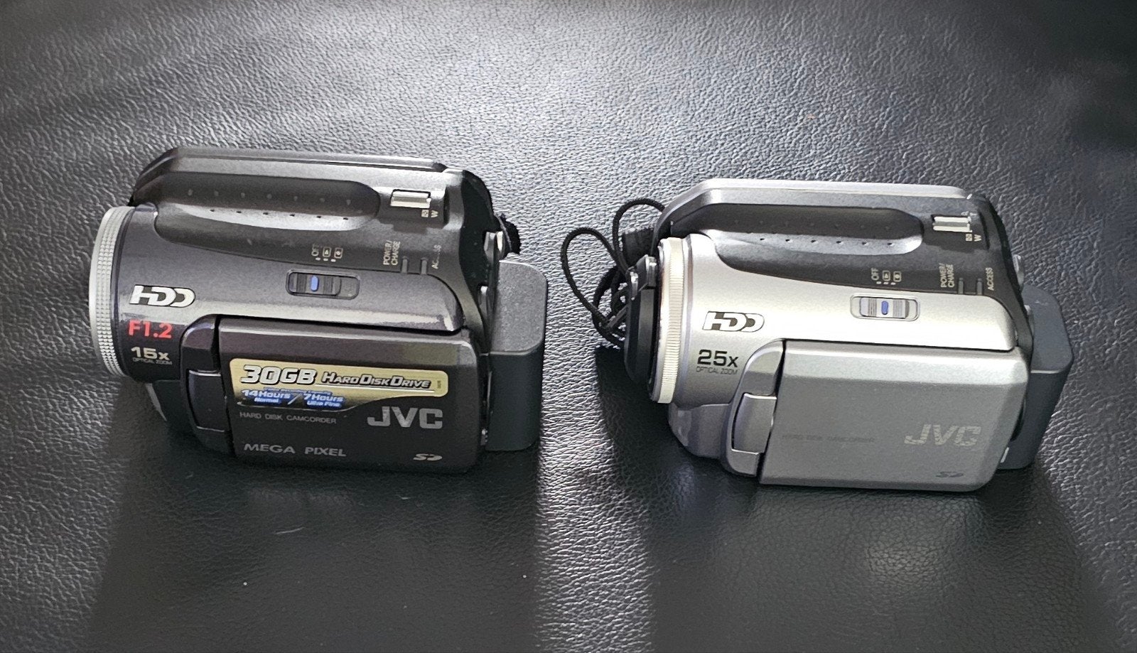 2x jvc camcorder met accu zonder oplader werking onbekend., Ophalen, Harde schijf, JVC, 20x of meer