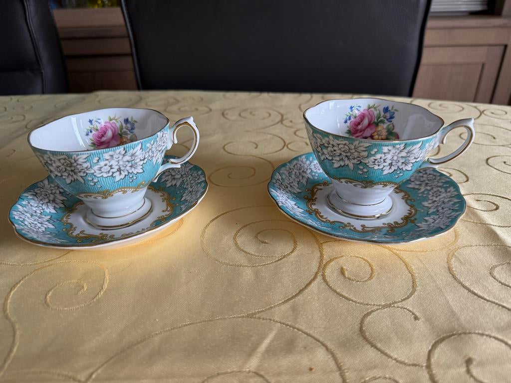 2 kop en schotels Royal Albert Enchantment, Antiek en Kunst, Antiek | Porselein, Ophalen