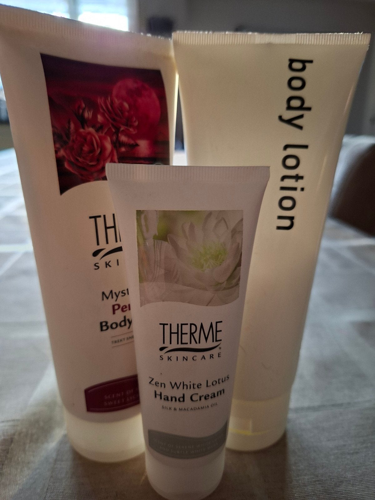 handcrème en bodylotion, Ophalen of Verzenden, Gebruikt, Gehele gezicht, Verzorging