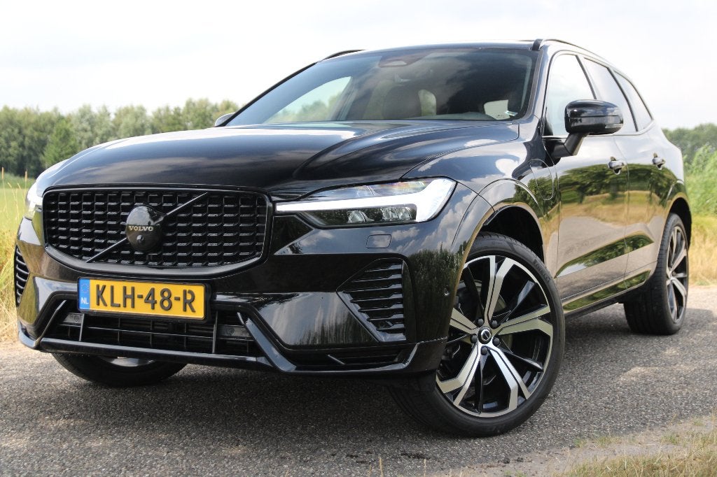 Volvo XC60 T6 Plug-in hybrid AWD Long Range,Pano,360 Cam,LED, Automaat, 1969 cc, Leder en Stof, Zwart