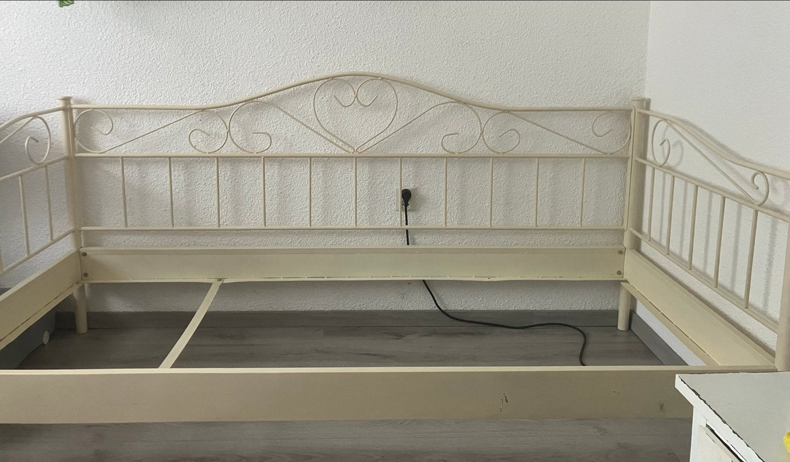 Wit metalen romantisch brocante bedframe eenpersoons 90x200, Huis en Inrichting, Slaapkamer | Bedden, Ophalen, Gebruikt, 90 cm