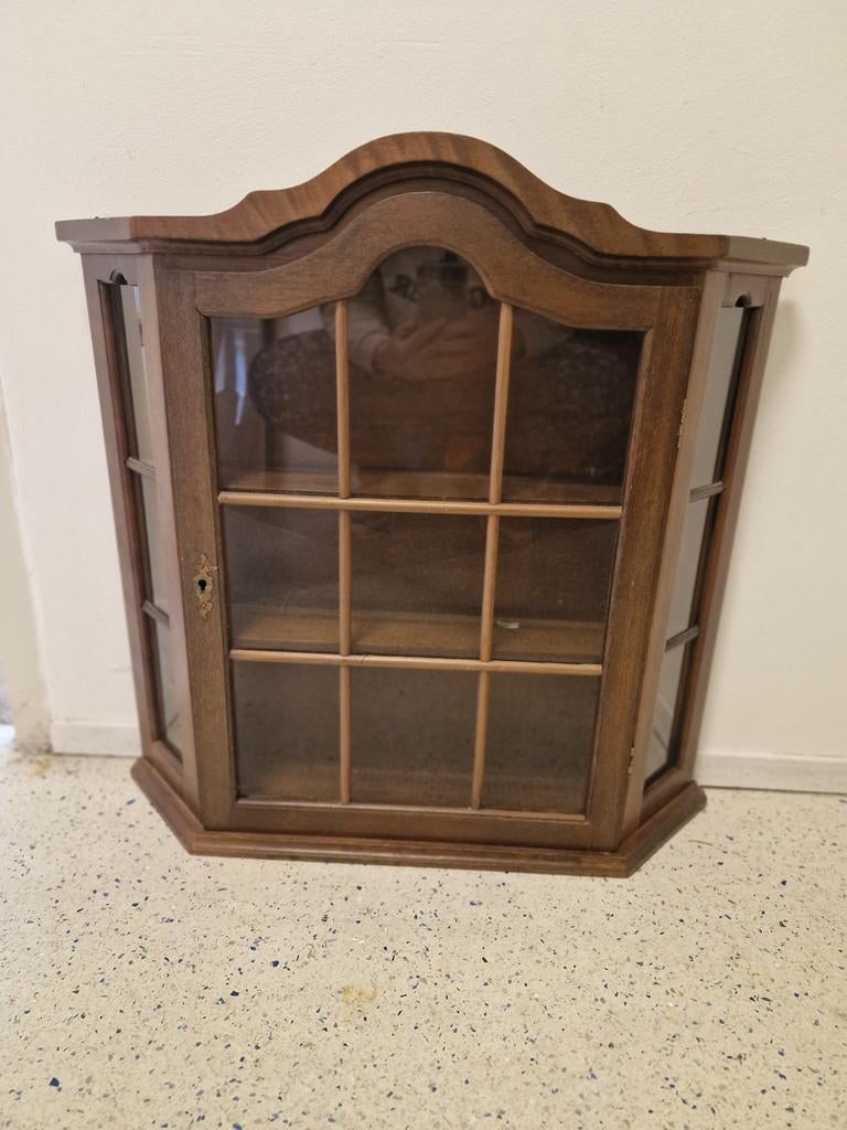 Antiek wandkastje met glazen deurtjes, Ophalen of Verzenden