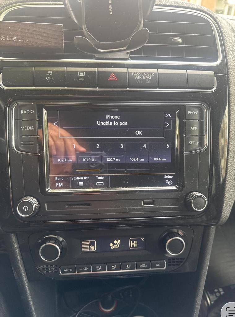Ik zoek iemand die ervaring heeft met VW elektro/car hifi, Auto diversen, Autoradio's, Ophalen of Verzenden, Zo goed als nieuw