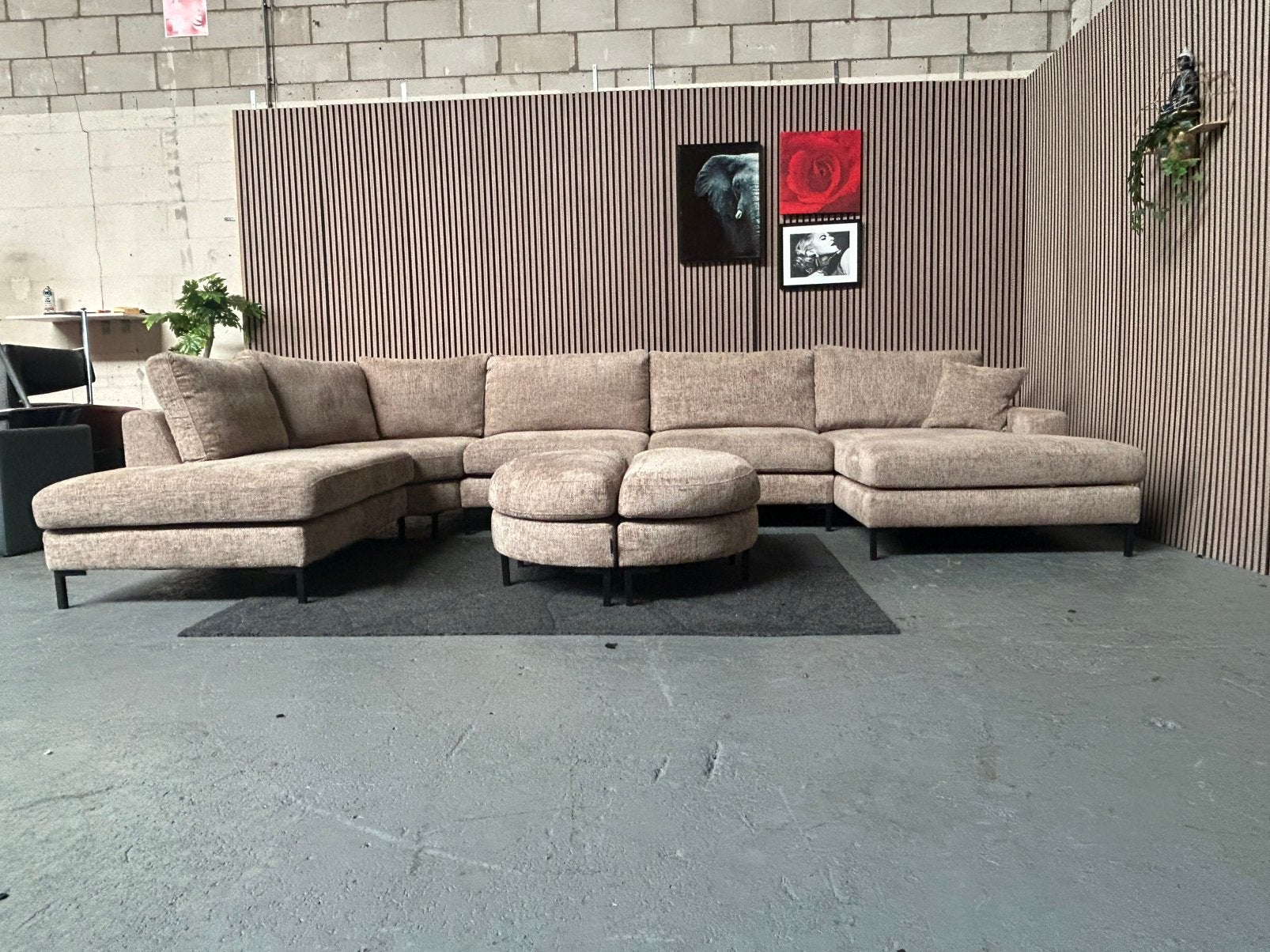 GRATIS LEVERING Urban Sofa U-Bank Beige 439X240 GEREINIGD, Urban sofa beige, Hoekbank, 300 cm of meer, Ophalen of Verzenden