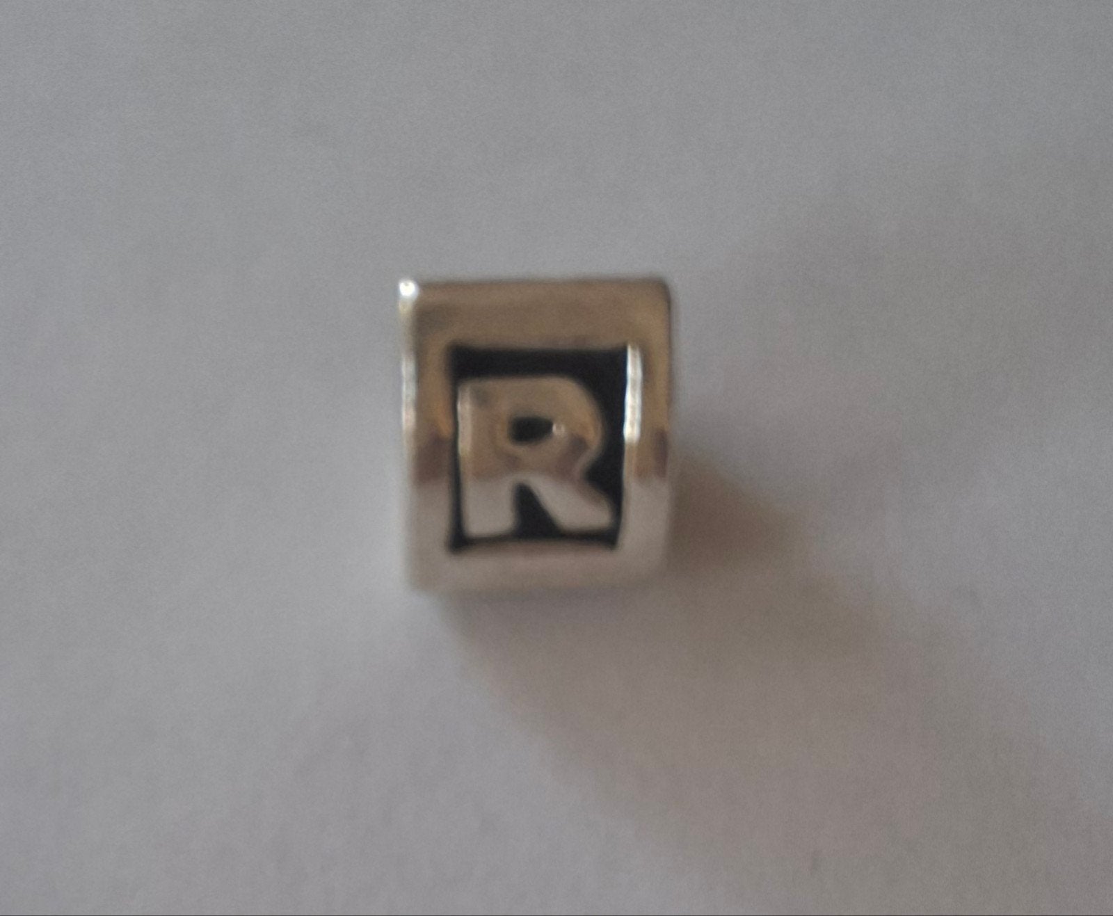 Pandora bedel letter R, Pandora, Ophalen of Verzenden, Zo goed als nieuw, 1 bedel
