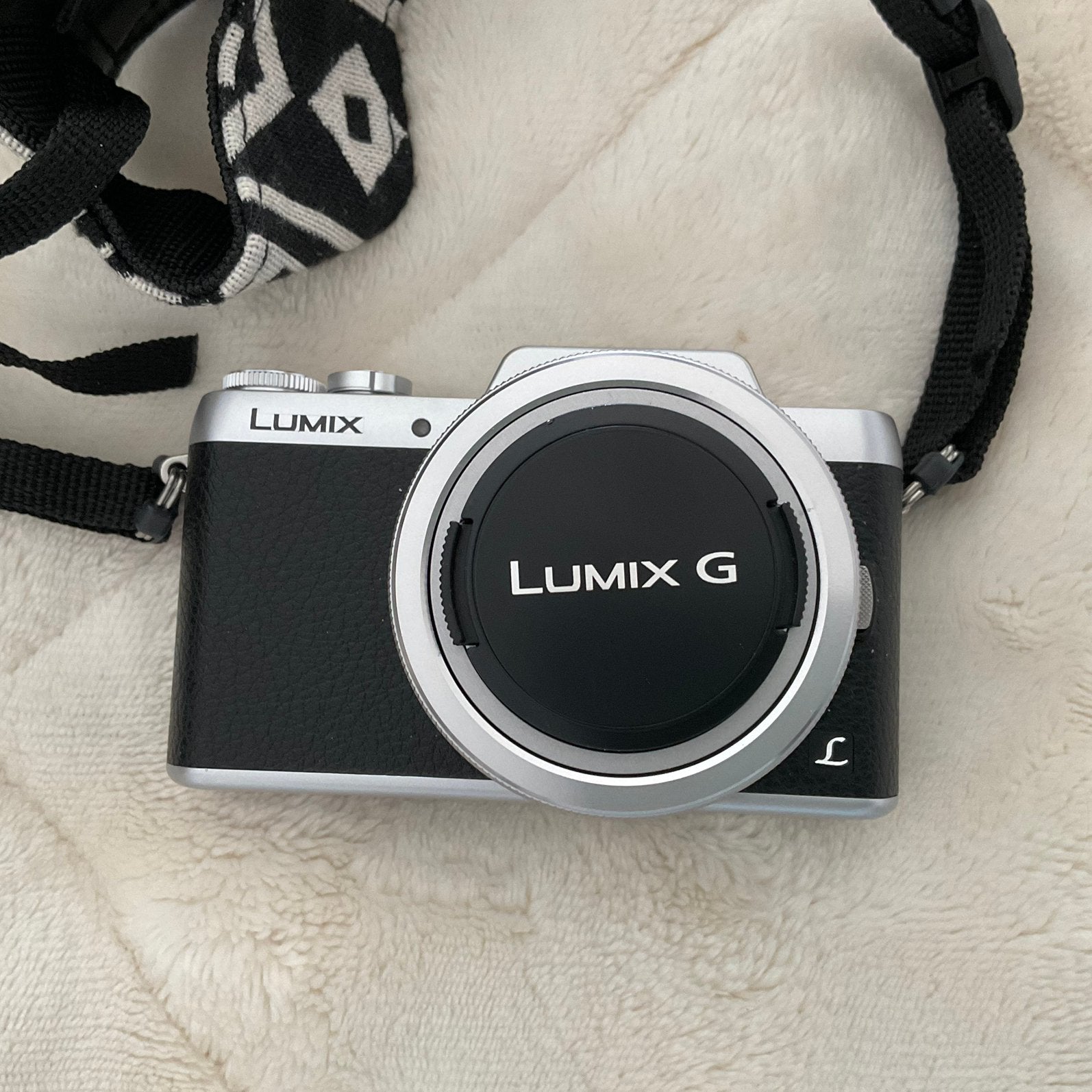 Lumix panasonic met twee losse lenzen en camera tas, Panasonic, Spiegelreflex, Ophalen of Verzenden, Zo goed als nieuw