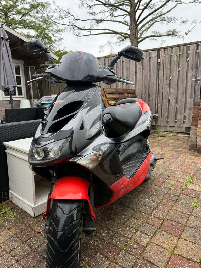 Aprilia sr50 watergekoeld, Fietsen en Brommers, Scooters | Aprilia, Ophalen, Gebruikt, Maximaal 45 km/u, SR 50