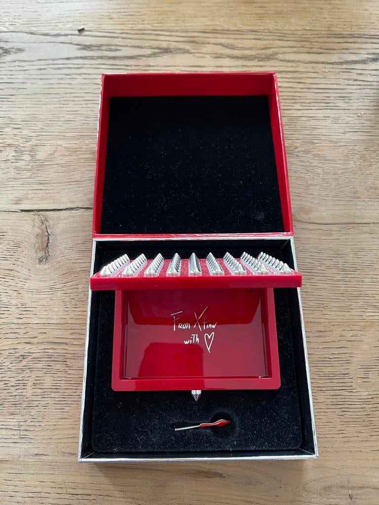 Christian Louboutin Make-up case - Luxe Navulbaar, Gehele gezicht, Nieuw, Ophalen of Verzenden, Toebehoren