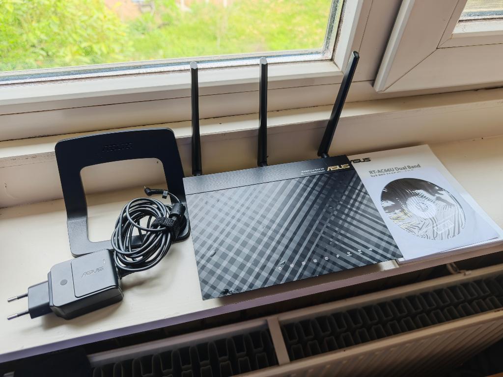 Asus Gigabit router RT-AC66U, Computers en Software, Routers en Modems, Ophalen of Verzenden, Gebruikt, Router, Asus