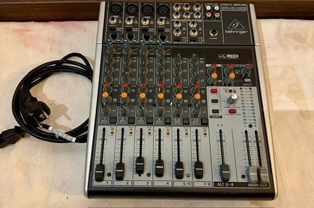 behringer xenyx 1204 usb, Muziek en Instrumenten, Mengpanelen, Ophalen, Zo goed als nieuw, 10 tot 20 kanalen, Microfooningang