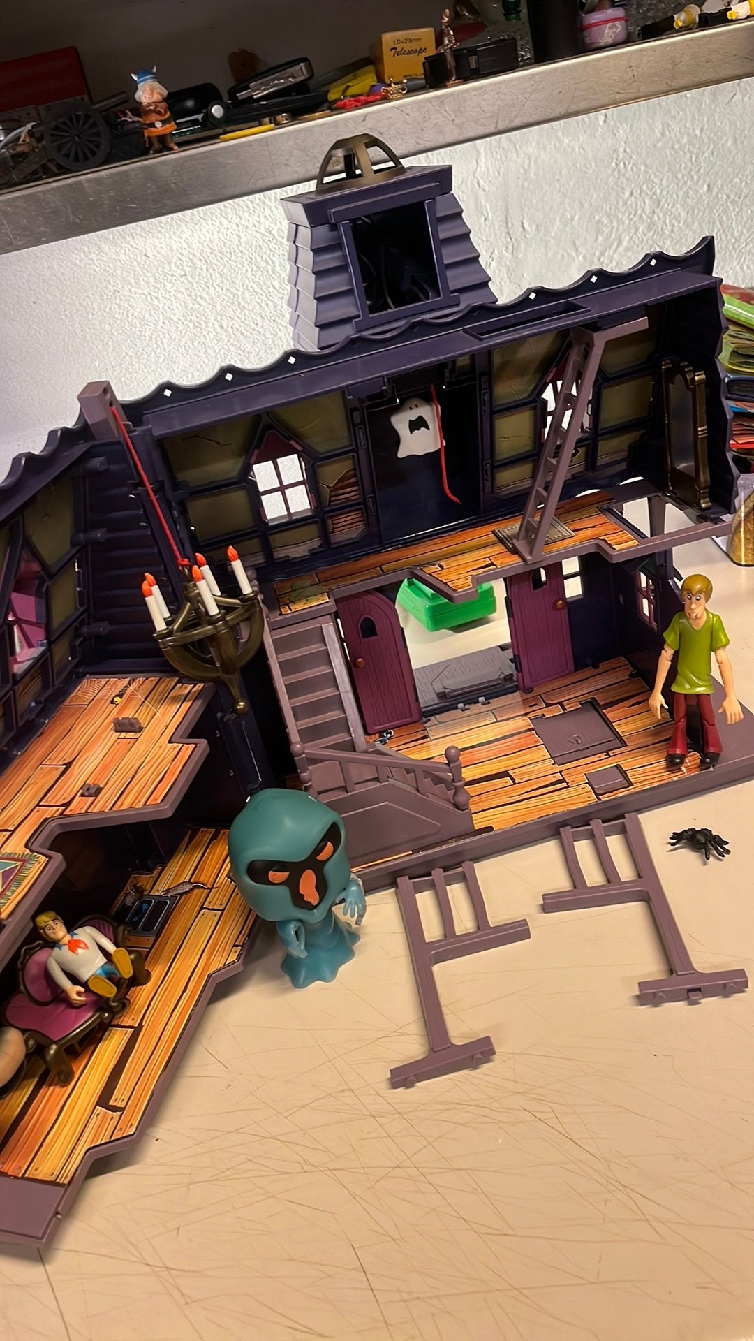 Scooby Doo Mansion Playmobil Toys compleet met figuren, Ophalen of Verzenden, Zo goed als nieuw, Poppenhuis