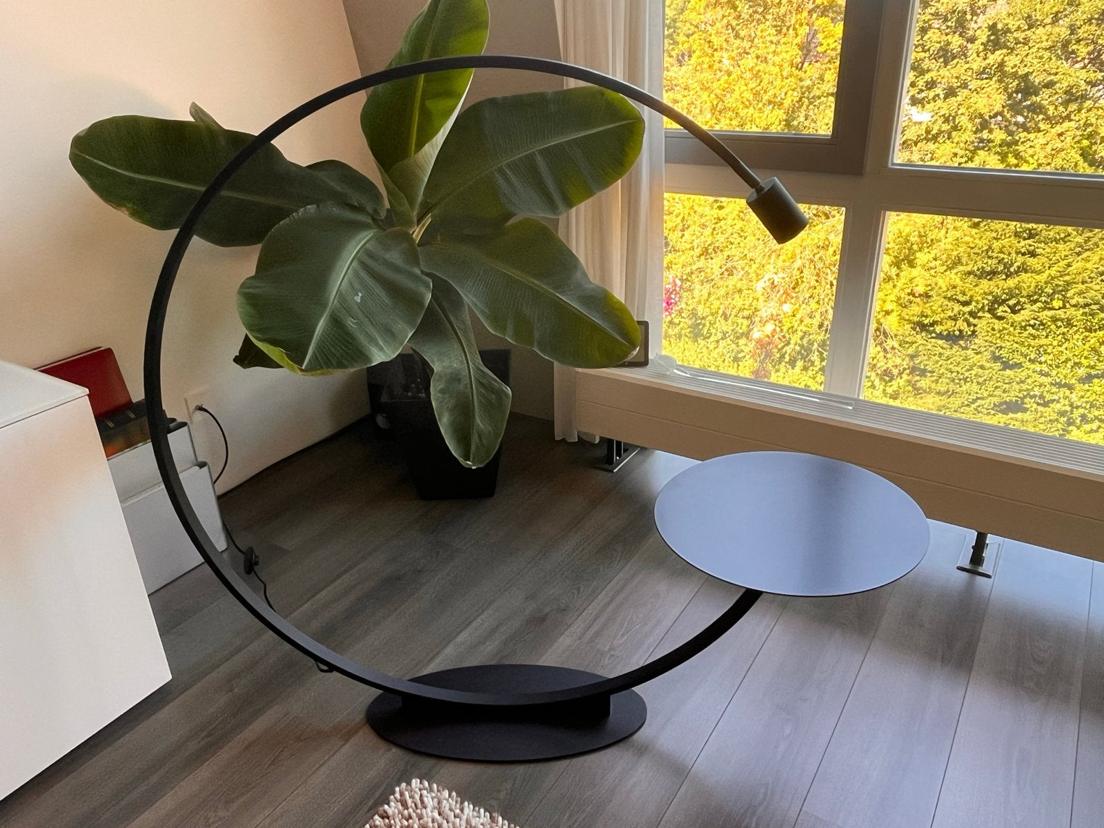 Moderne leeslamp met geïntegreerd tafeltje, Ophalen, 100 tot 150 cm, Overige fittingen, Zo goed als nieuw
