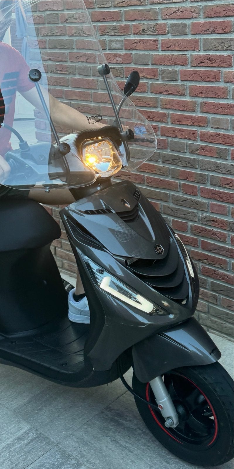 Piaggio Zip 25 km/u | 2020 | Slechts 1.872 km!, Fietsen en Brommers, Ophalen, Zip, Zo goed als nieuw, Benzine