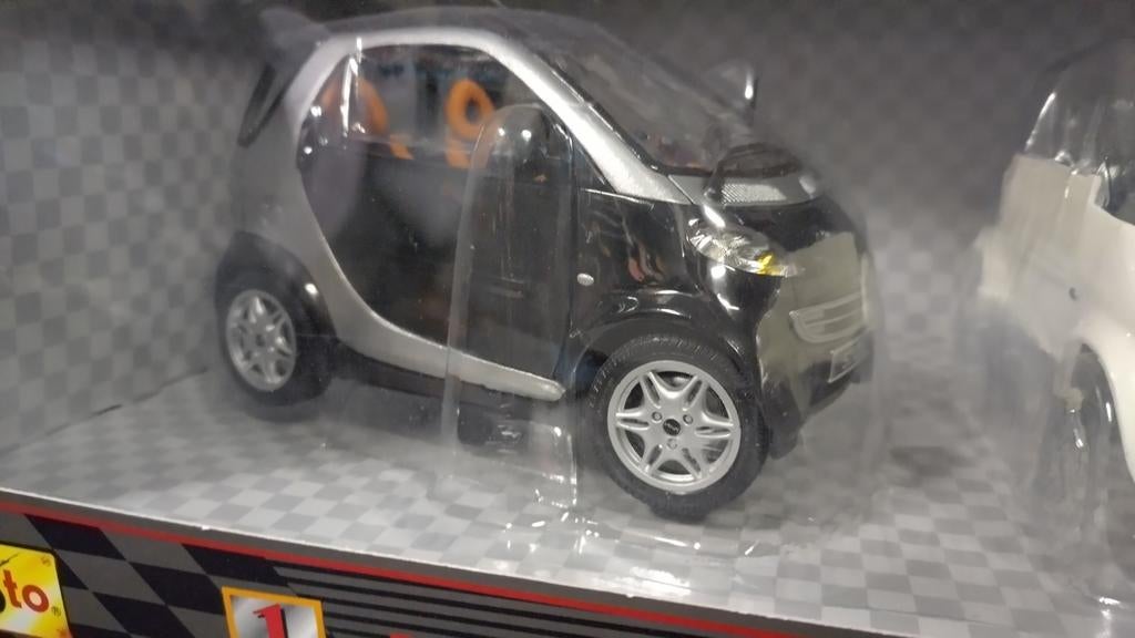 Smart Fortwo City Coupe 1:18 Maisto Pol, Hobby en Vrije tijd, Maisto, Auto, Verzenden, .