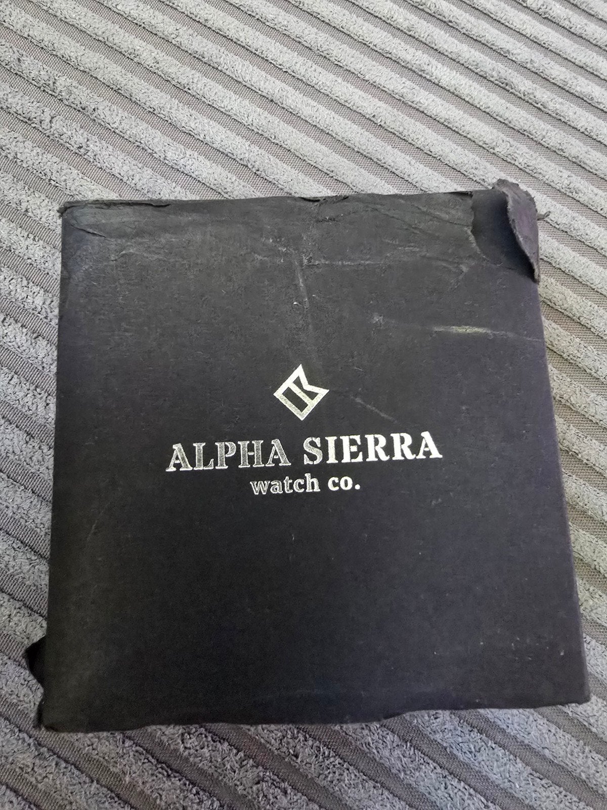 Alpha Sierra Watch Co. Ketting met Hanger, Ophalen of Verzenden, Zo goed als nieuw, Zilver, Overige materialen