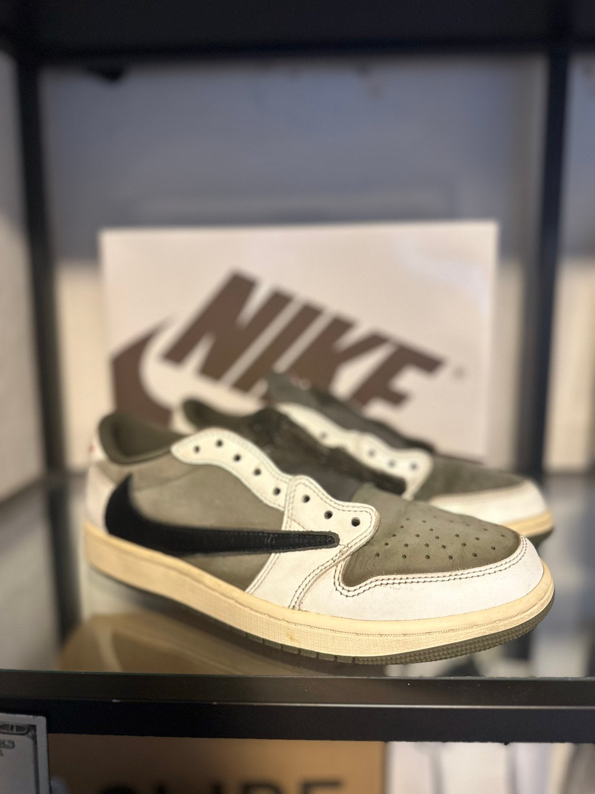 Travis Scott x Air Jordan 1 low Olive orgineel!!, Overige kleuren, Ophalen of Verzenden, Sneakers of Gympen, Zo goed als nieuw
