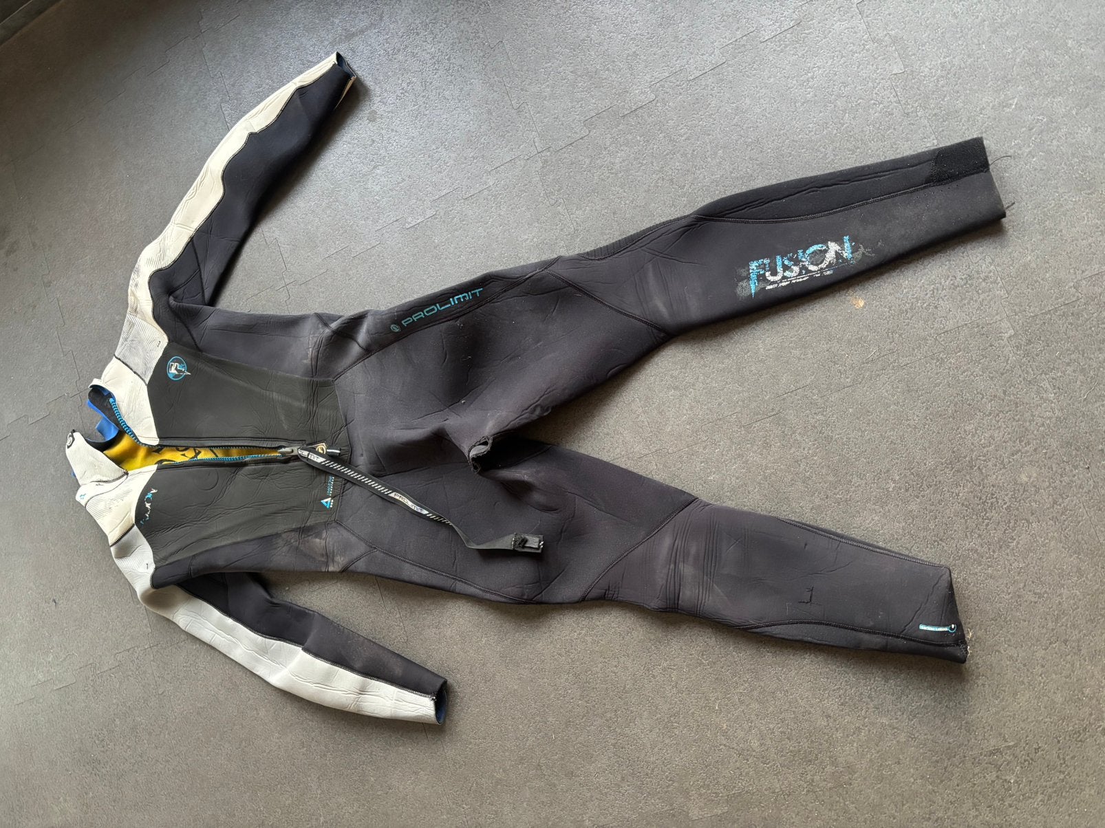 Wetsuit, Watersport en Boten, Ophalen, Zo goed als nieuw, Wetsuit