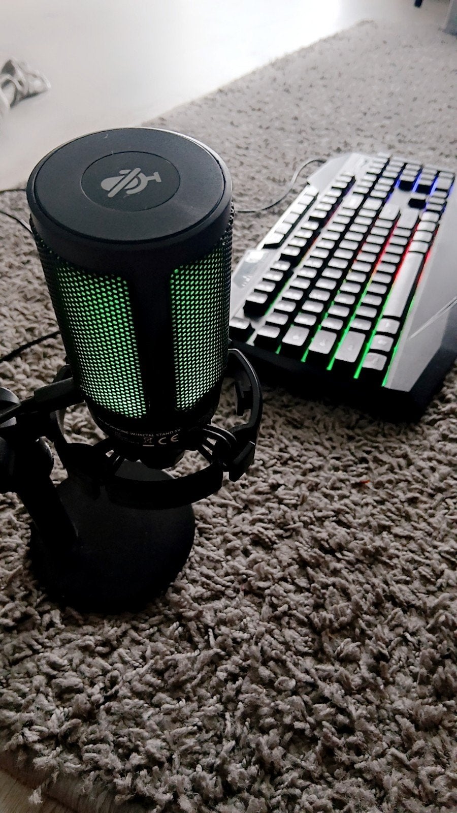 Gaming toetsenbord,microfoon met verlichtingn,Laptop houder, Verlichte toetsen, Ophalen of Verzenden, Zo goed als nieuw, Qwerty