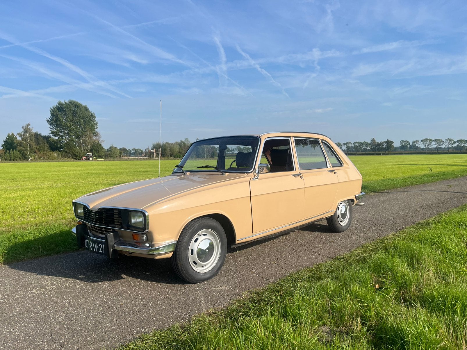 Oldtimer Renault 16 1.6 TL 1977 Beige (TX motor, 5bak), Auto's, Voorwielaandrijving, Overige modellen, 4 cilinders, 990 kg