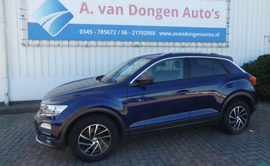 Volkswagen T-ROC 1.0 TSI STYLE,ACC,Lane Ass,Navi,Bltooth,APK, Auto's, Verwarmde buitenspiegels, Gebruikt, Euro 6, Blauw