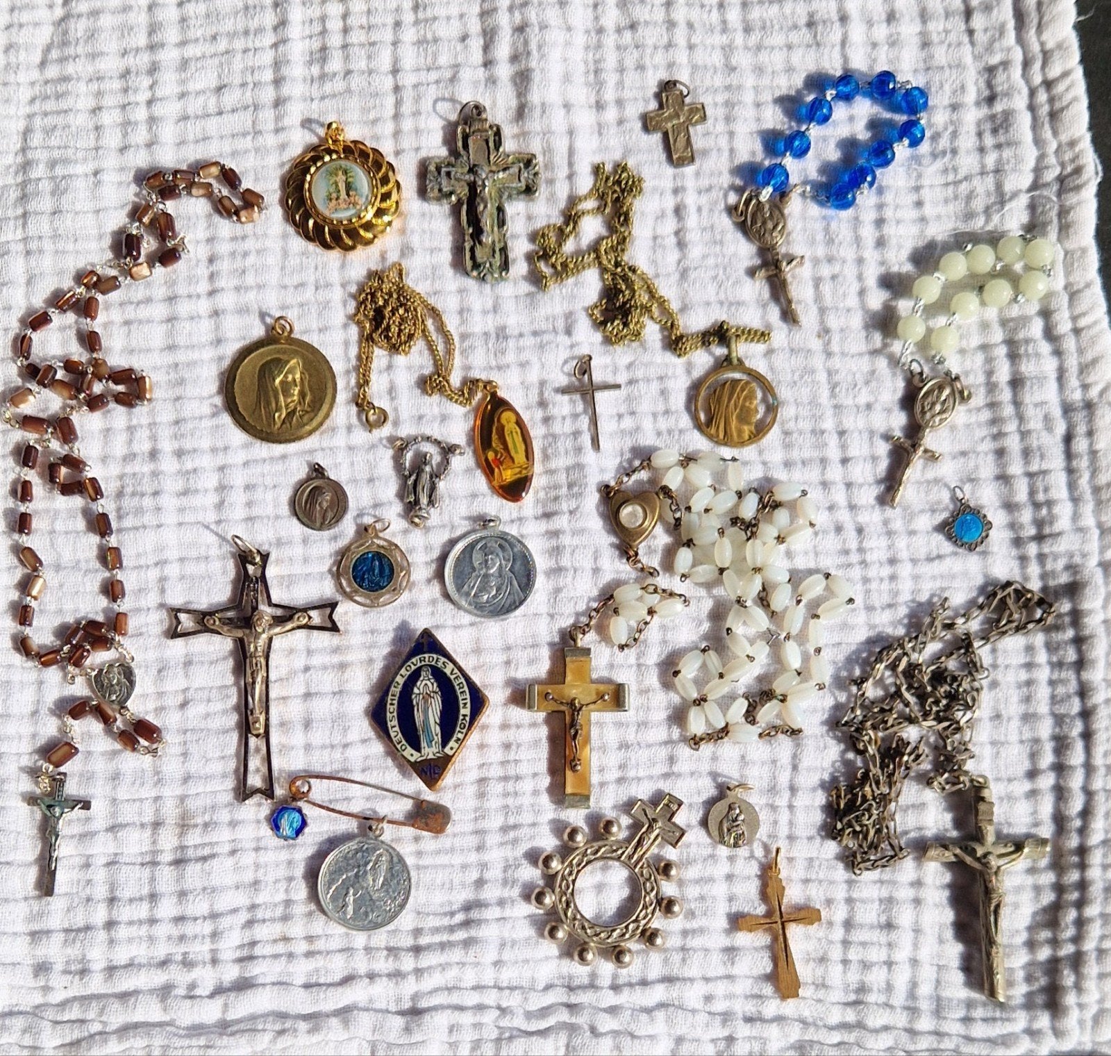 Rozenkransen en ook accessoires uit Lourdes, Verzamelen, Ophalen, Christendom | Katholiek