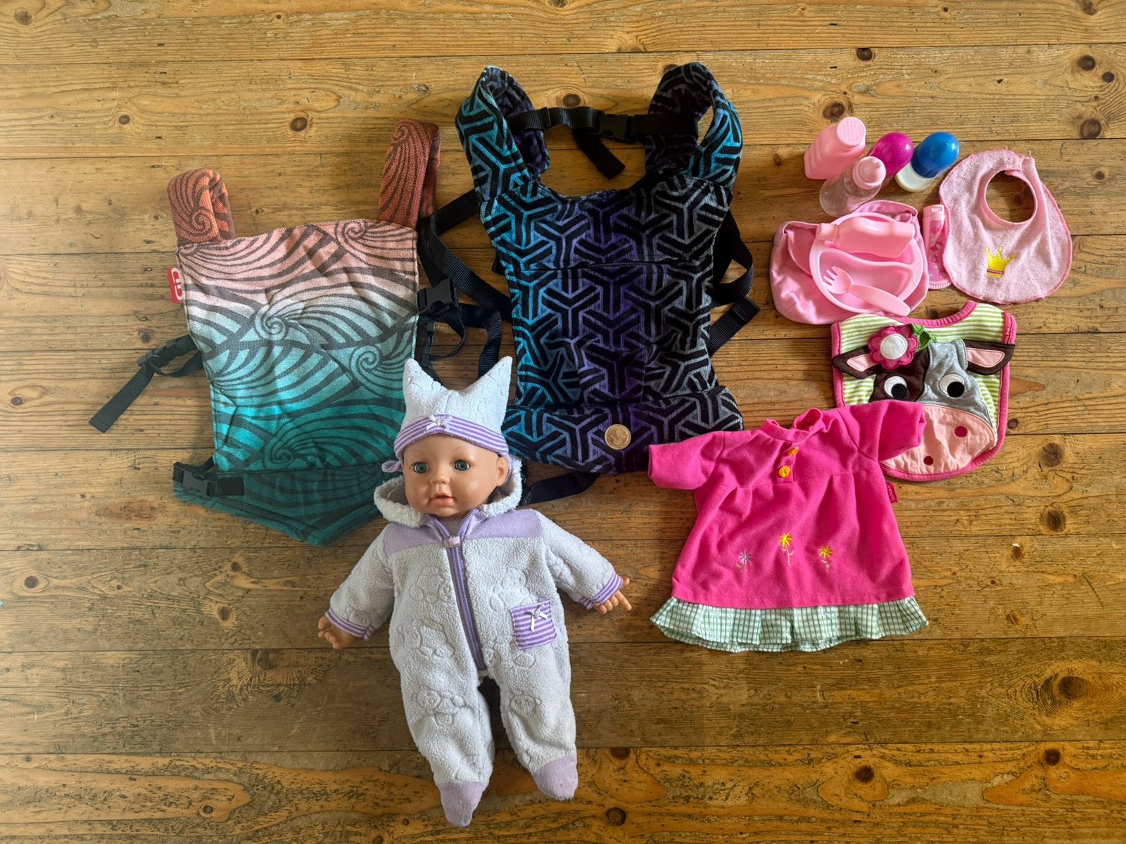 Poppendraagzakken (kwaliteit wrap-stof) + pop +accessoires, Ophalen, Zo goed als nieuw, Babypop