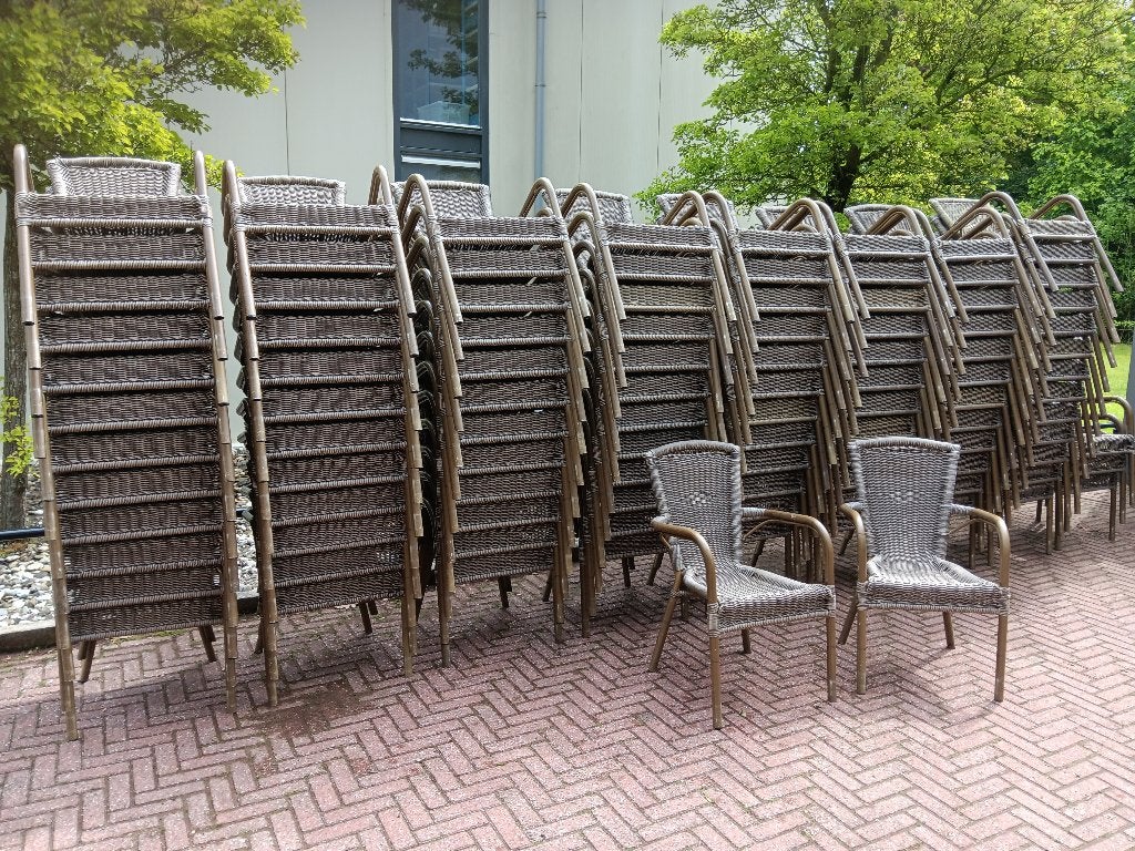 Terrasstoelen-terras stoelen en tafels horecaproof, Ophalen, Zo goed als nieuw, Aluminium, Stapelbaar