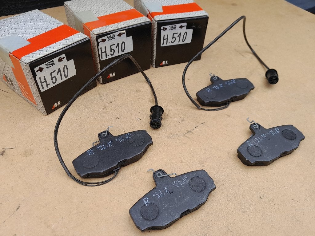 REMBLOK SET - NIEUW - JAGUAR COUPE en DAIMLER XJ40 / XJ81 -, Auto-onderdelen, Verzenden, Nieuw, Oldtimer onderdelen