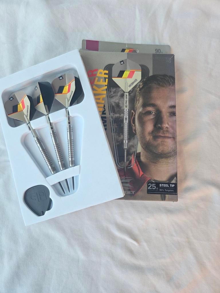 Target Dimitri Van den Bergh G2 Darts - 25g Steel Tip, Sport en Fitness, Darts, Ophalen of Verzenden, Nieuw, Pijlen