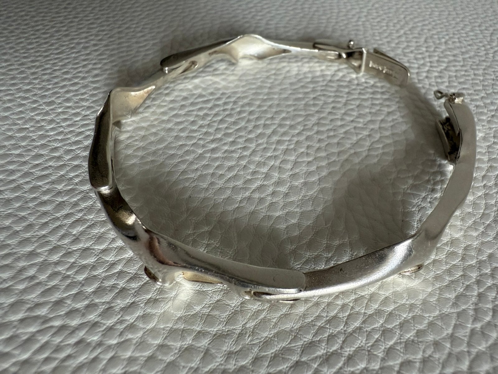 R247/Zilveren MATTI HYVARINEN modernist armband FINLAND, Sieraden, Tassen en Uiterlijk, Armbanden, Gebruikt, Verzenden, X, Zilver