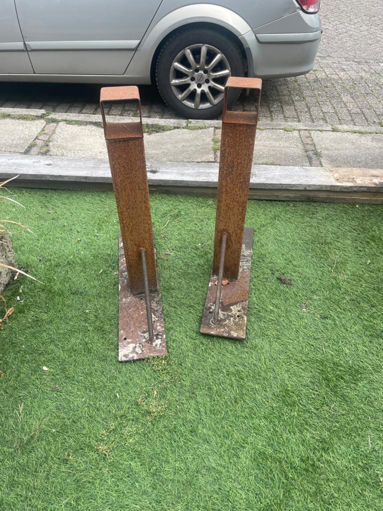 Tekoop beugels aan de miur gehad voor koker mast aan te doen, Ophalen, Mast