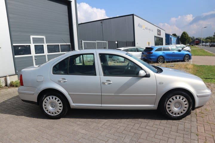 Volkswagen Bora 1.6 Trendline AUTOMAAT (bj 2000), foto 8