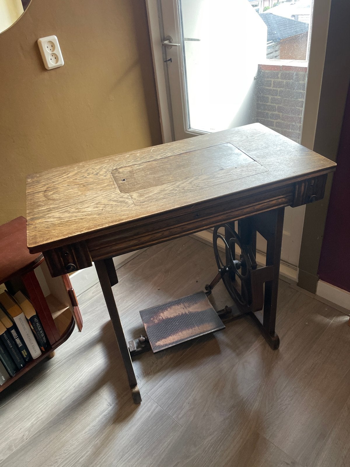 Antieke PFAFF 31 Naaimachine in houten tafel, Ophalen