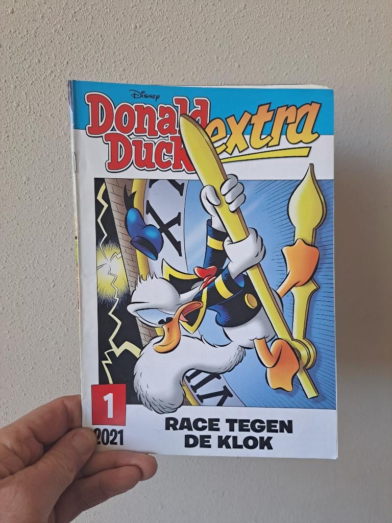Race tegen de klok, Donald Duck Extra, Deel 1 2021, Eén stripboek, Ophalen of Verzenden, Zo goed als nieuw, Donald Duck