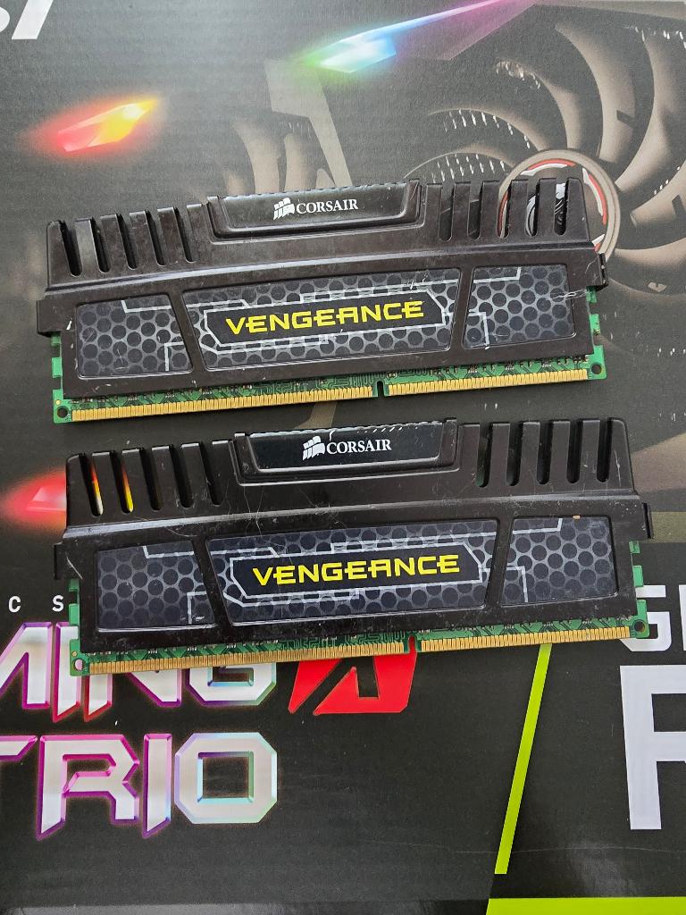 16GB DDR3 Corsair Vengeance CMZ16GX3M2A1600C9, Computers en Software, RAM geheugen, DDR3, Ophalen of Verzenden, Zo goed als nieuw