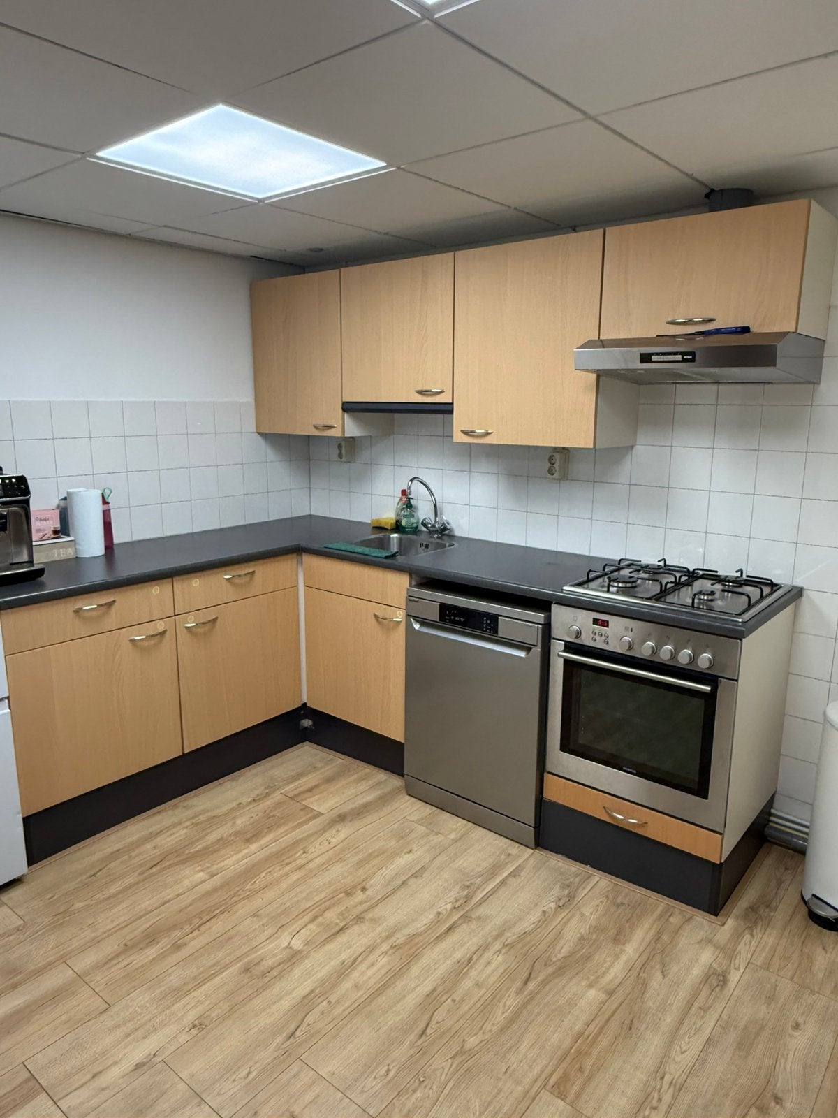 Gratis Bruynzeel keuken inclusief apparatuur en koelkast!, Huis en Inrichting, Ophalen, Gebruikt, Hoekkeuken