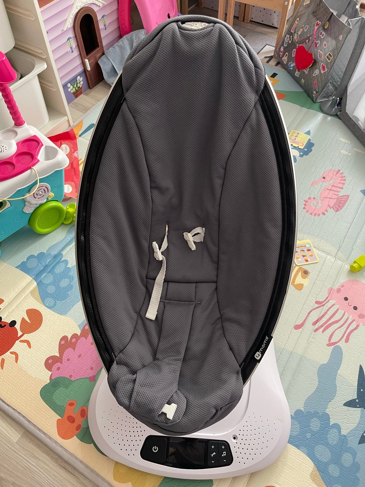 4moms mamaRoo 4.0 elektrische babyschommel, Ophalen of Verzenden, Zo goed als nieuw