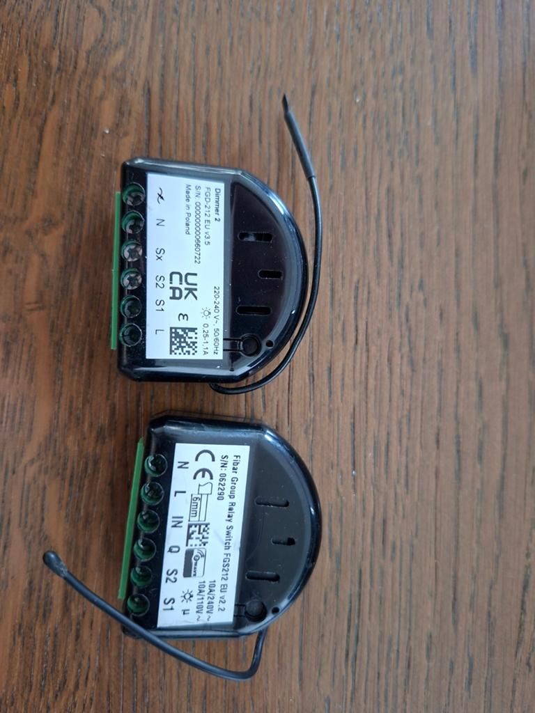 Fibaro Z-Wave+ FGS-212 Relais en FGD-212 Dimmer, Ophalen of Verzenden, Gebruikt