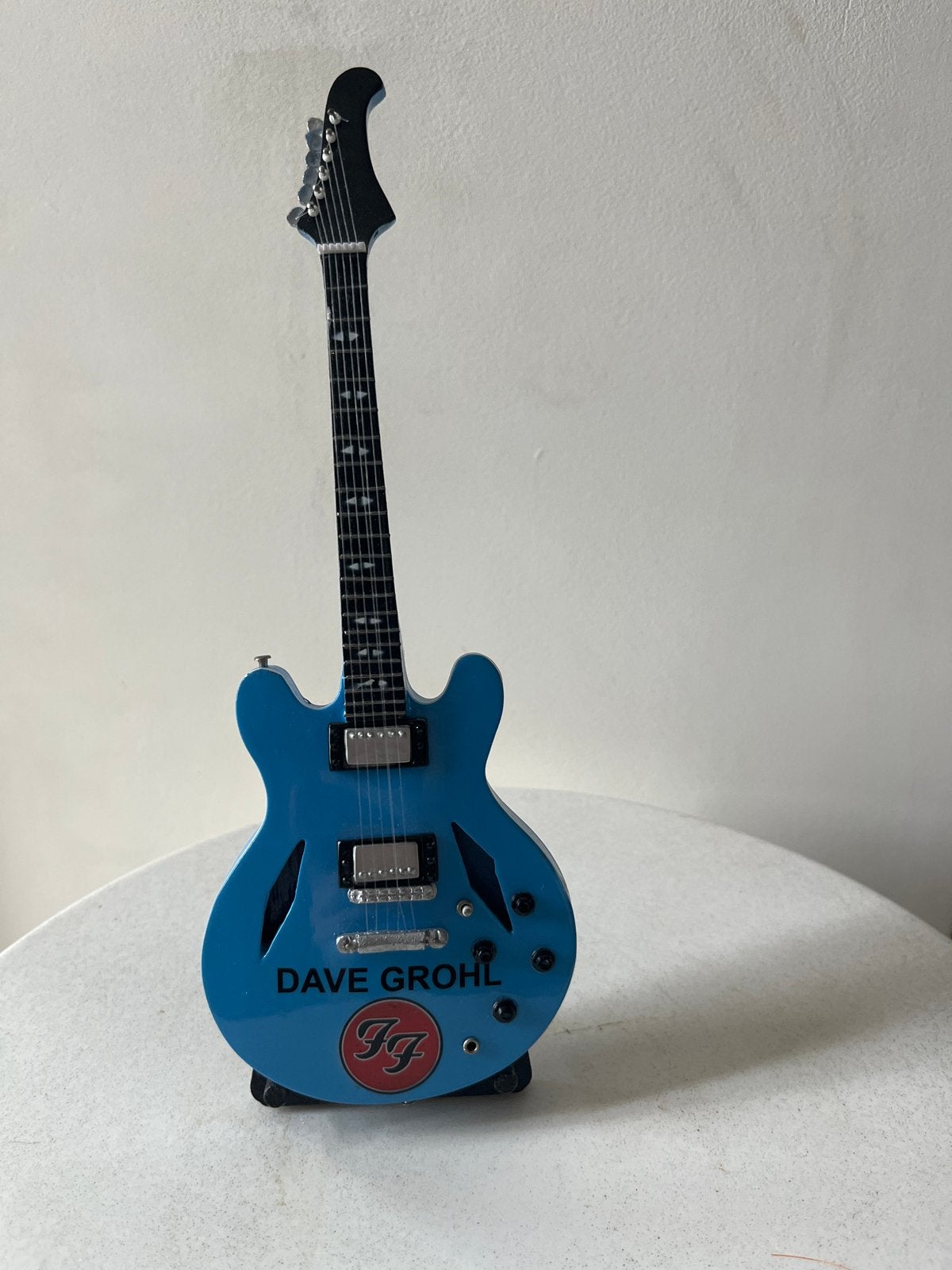 Miniatuur gitaar Dave Grohl Foo Fighters, Ophalen, Zo goed als nieuw