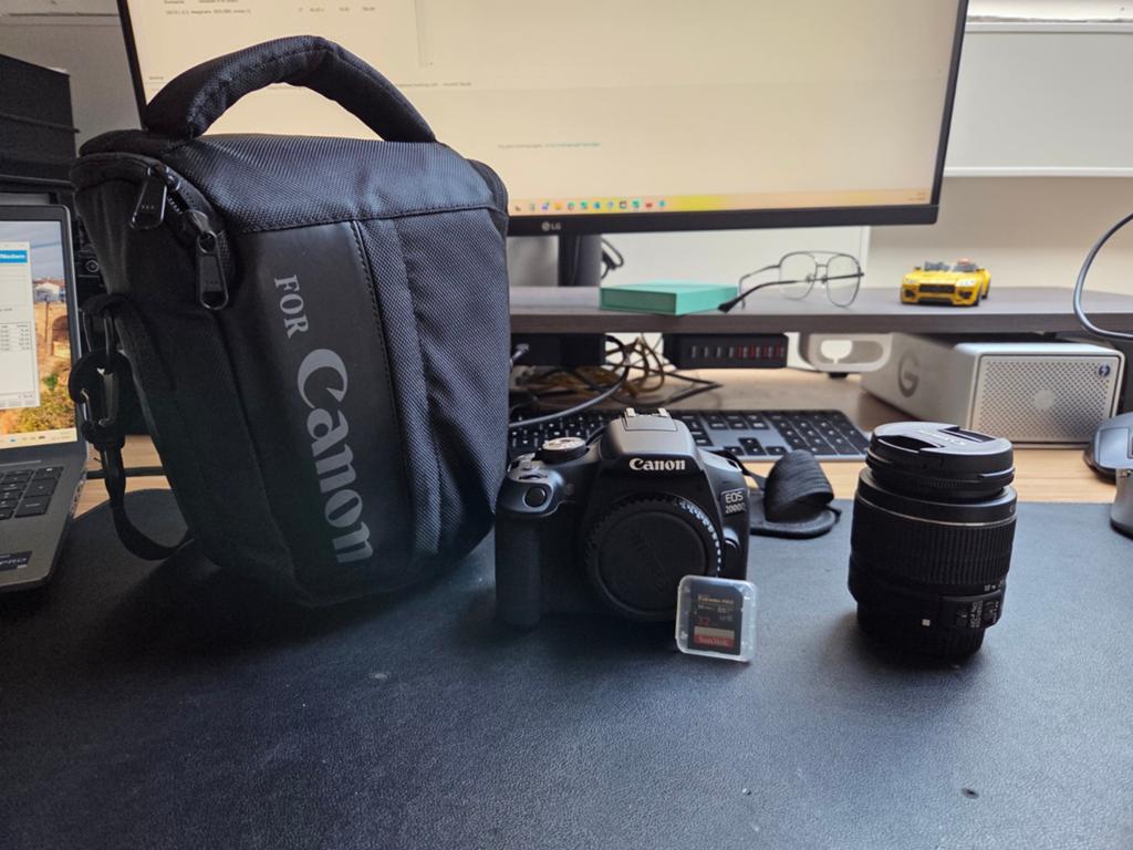 Canon EOS 2000D met 18-55mm lens - Zo goed als nieuw!, Spiegelreflex, Canon, Ophalen of Verzenden, Zo goed als nieuw