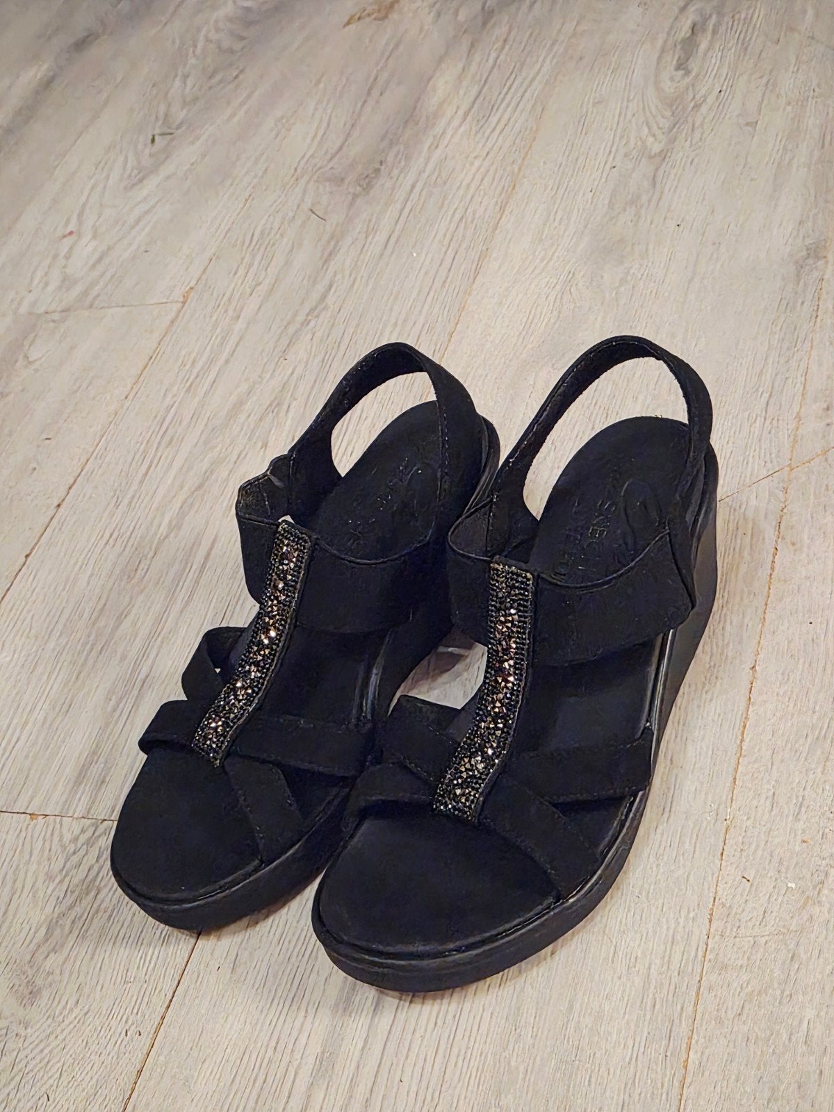 Als Nieuwe Skechers Luxe Foam open neus pumps sleehakken 37, Ophalen of Verzenden, Zo goed als nieuw, Zwart