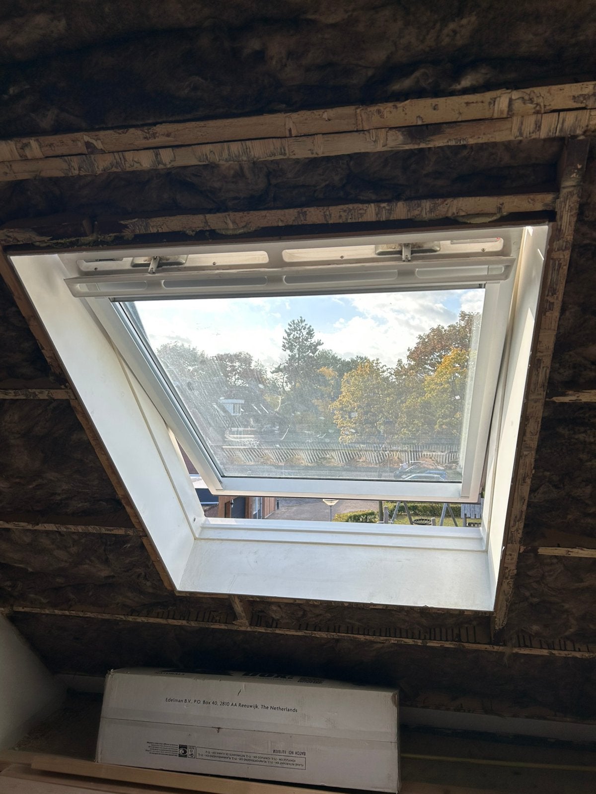 Twee Velux dakramen met gordijn en zonwering, Ophalen, Gebruikt, 80 tot 120 cm, 120 tot 160 cm