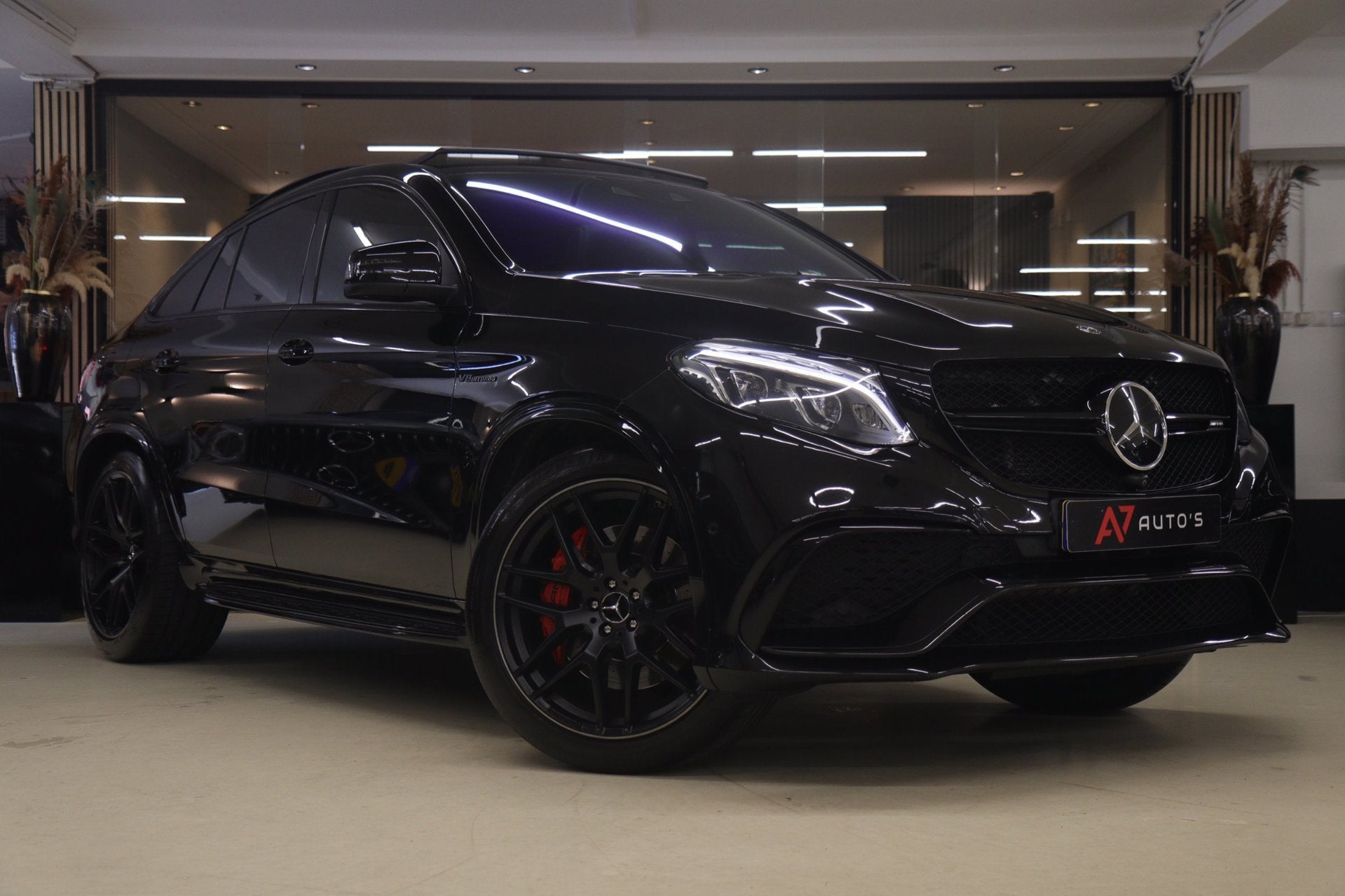 Foto 3 van Mercedes-Benz GLE-klasse Coupé AMG 63 4MATIC Premium Plus P