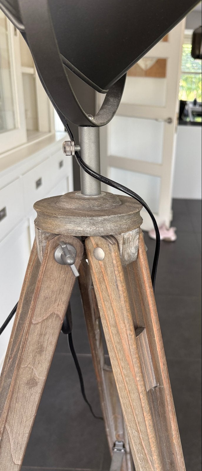 Industriële Vloerlamp Spot op Houten Statief, Gebruikt, 100 tot 150 cm, Hout, E27 (groot)