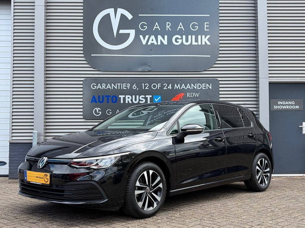 Volkswagen Golf 1.0 TSI 110PK Navi,Clima,ACC,Carplay,Stoel+S, Voorwielaandrijving, Stof, Gebruikt, Zwart
