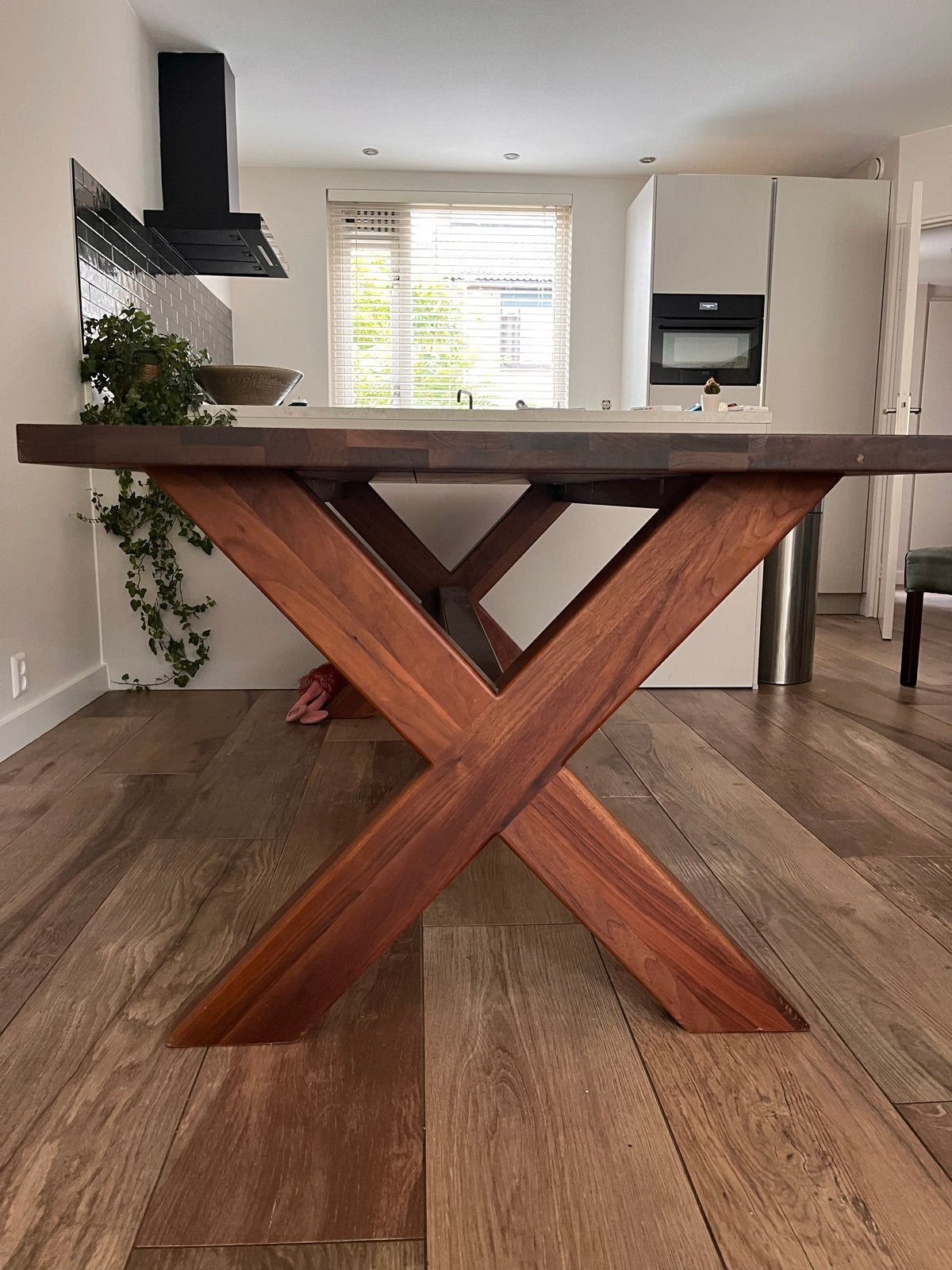 Zwaar massieve kersenhouten eettafel met X-poten, Huis en Inrichting, Tafels | Eettafels, Ophalen, Gebruikt, 100 tot 150 cm, Vijf personen of meer