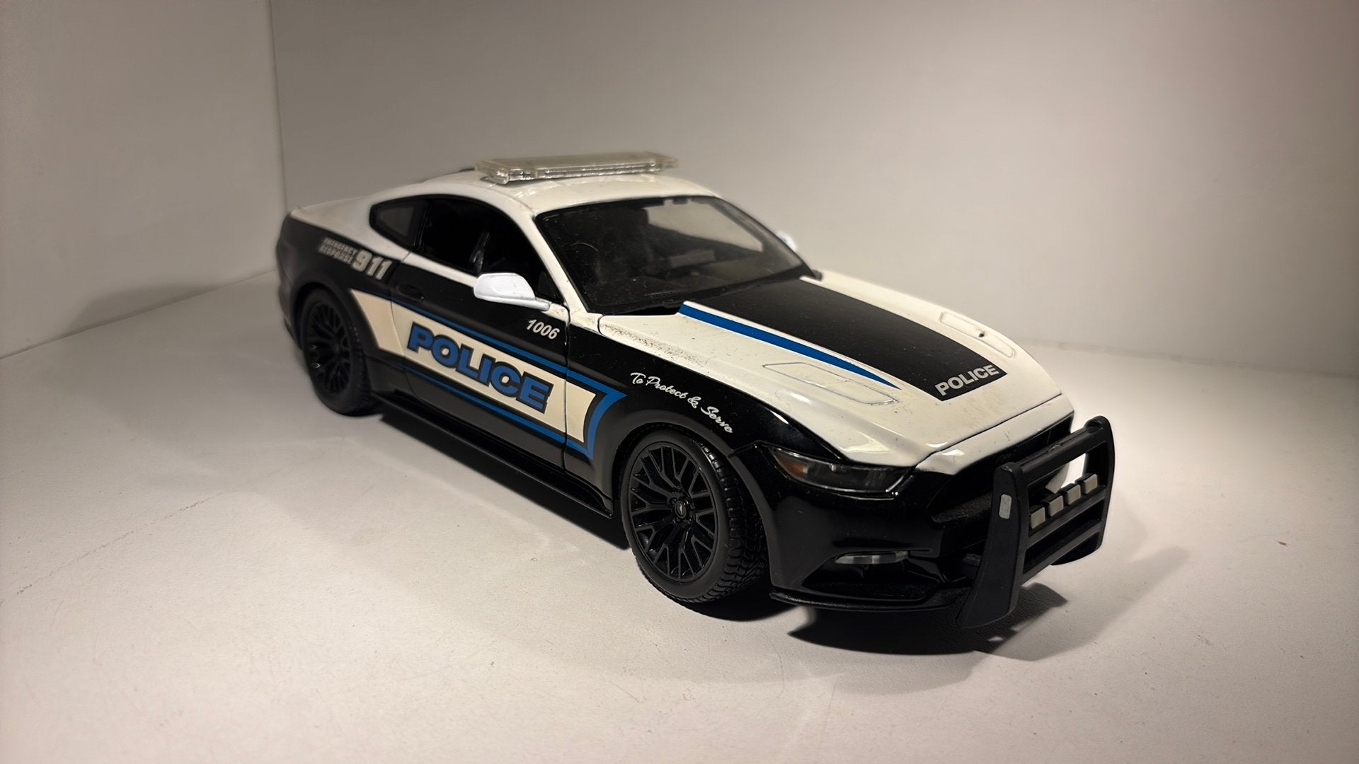 Ford mustang gt police maisto 1.18, Hobby en Vrije tijd, Modelauto's | 1:18, Maisto, Ophalen of Verzenden, A, A