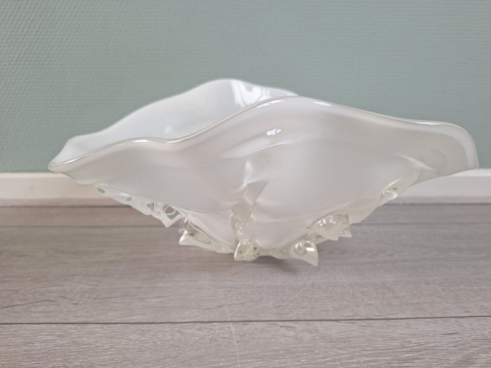 Mooie witte design schaal van glas.
Zoals u kan zien op de f, Ophalen of Verzenden, Overige typen, Glas